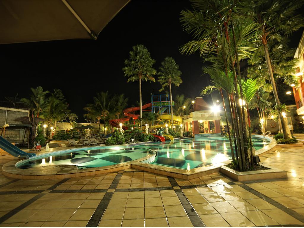 Grand Wahid Hotel Salatiga Extérieur photo