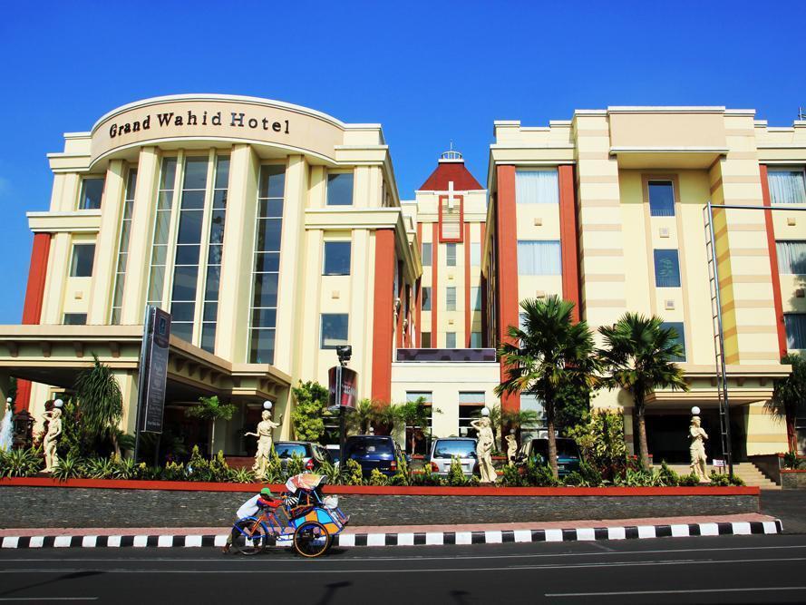 Grand Wahid Hotel Salatiga Extérieur photo
