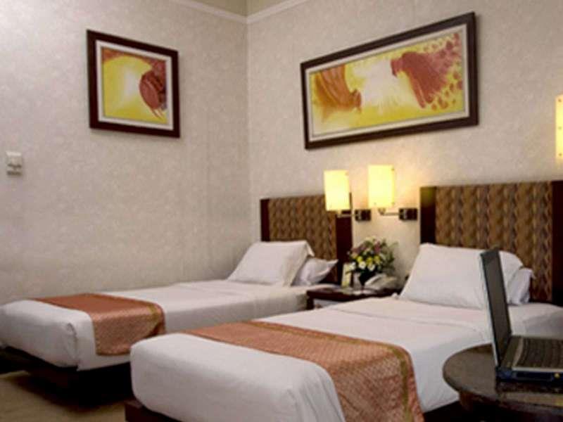 Grand Wahid Hotel Salatiga Extérieur photo