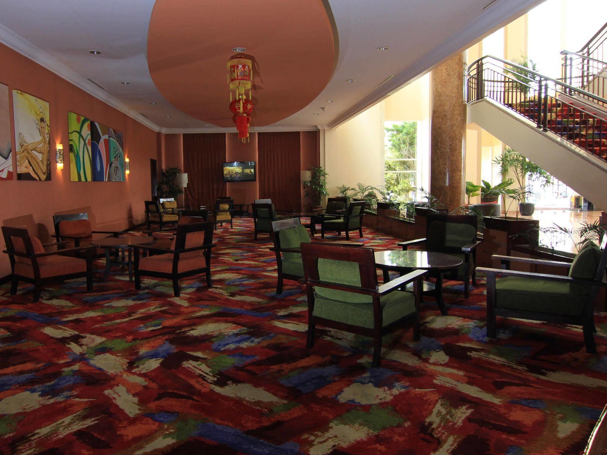 Grand Wahid Hotel Salatiga Extérieur photo